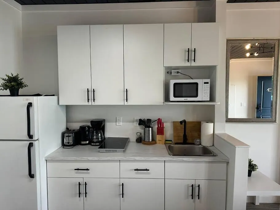 1 Bd Motel Condo With Kitchenette - 10 Edmonton Canada