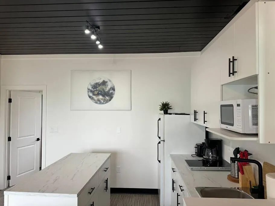 Apartment 1 Bd Motel Condo With Kitchenette - 10 Edmonton Canada